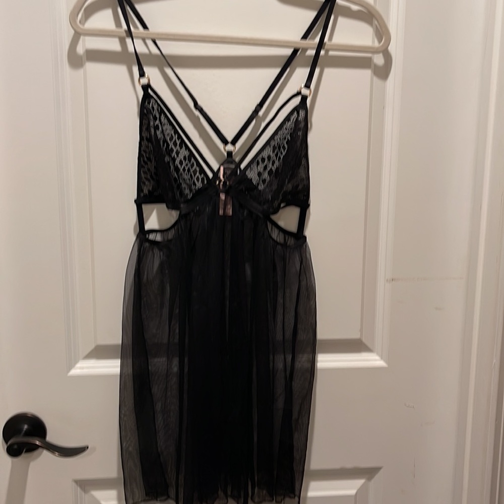 Victoria’s Secret baby doll Lingerie in black size LG